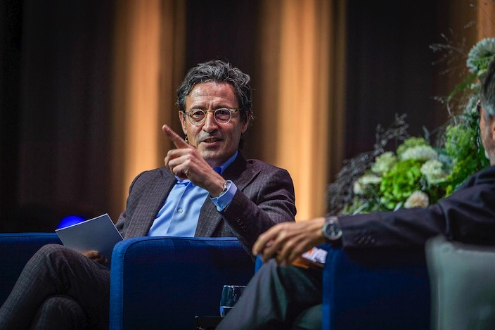 Le futuriste Georges T. Roos lors du podium économique du Limmattal en 2023.
