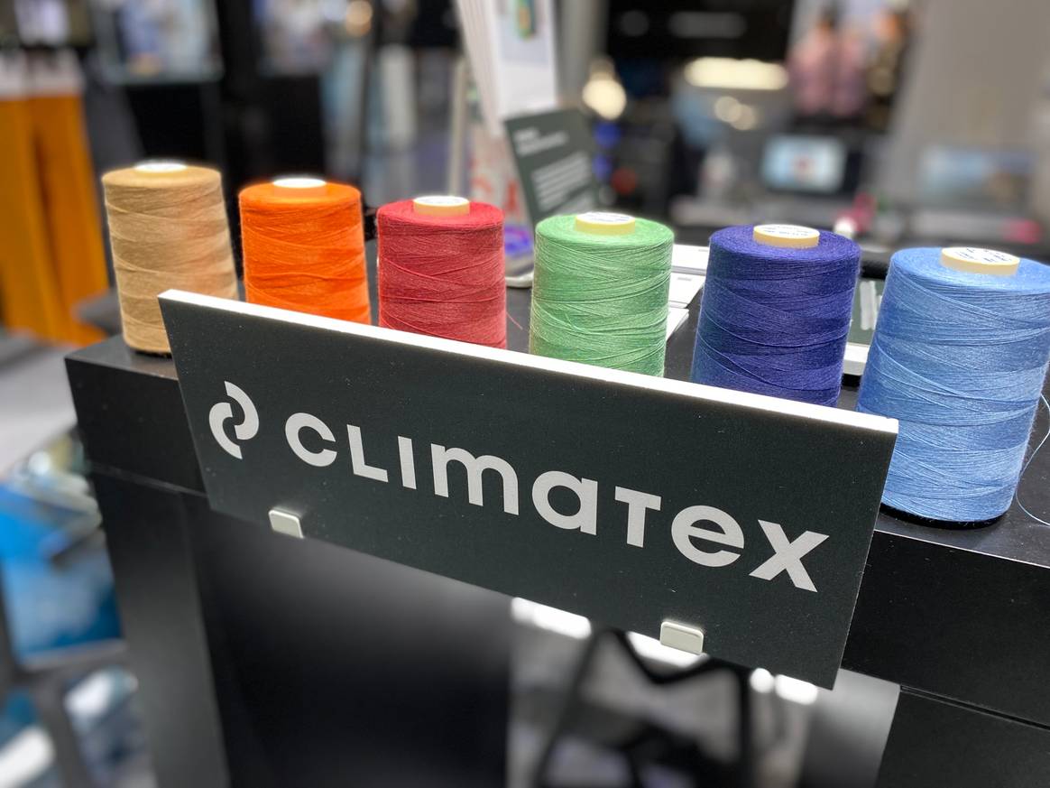 Nähgarn, dass sich fürs Recyceln auflösen lässt von Climatex. Nähgarn, dass sich fürs Recyceln auflösen lässt von Climatex.