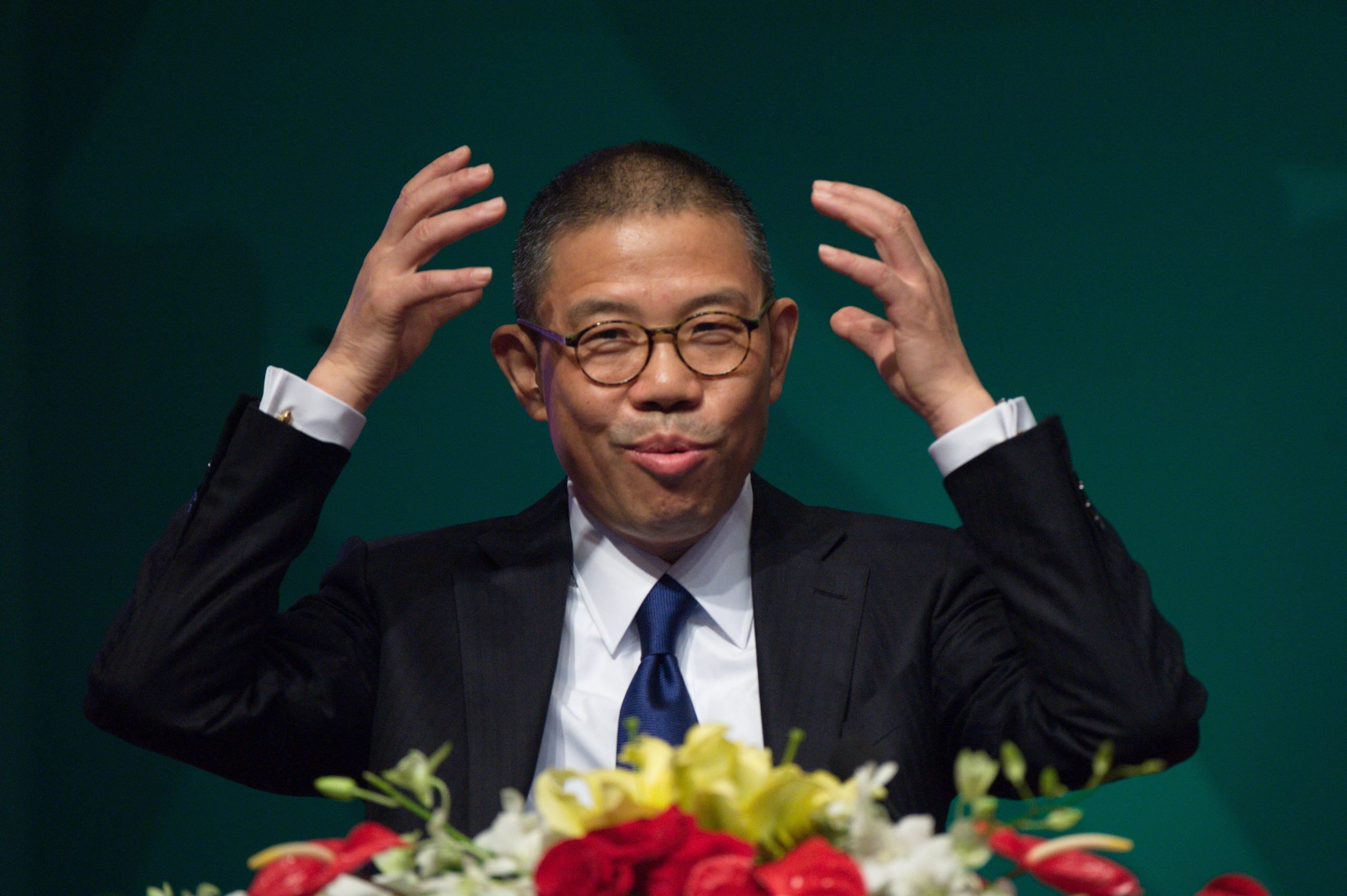 Zhong Shanshan, l'homme le plus riche de Chine, lors d'une conférence de presse à Pékin.