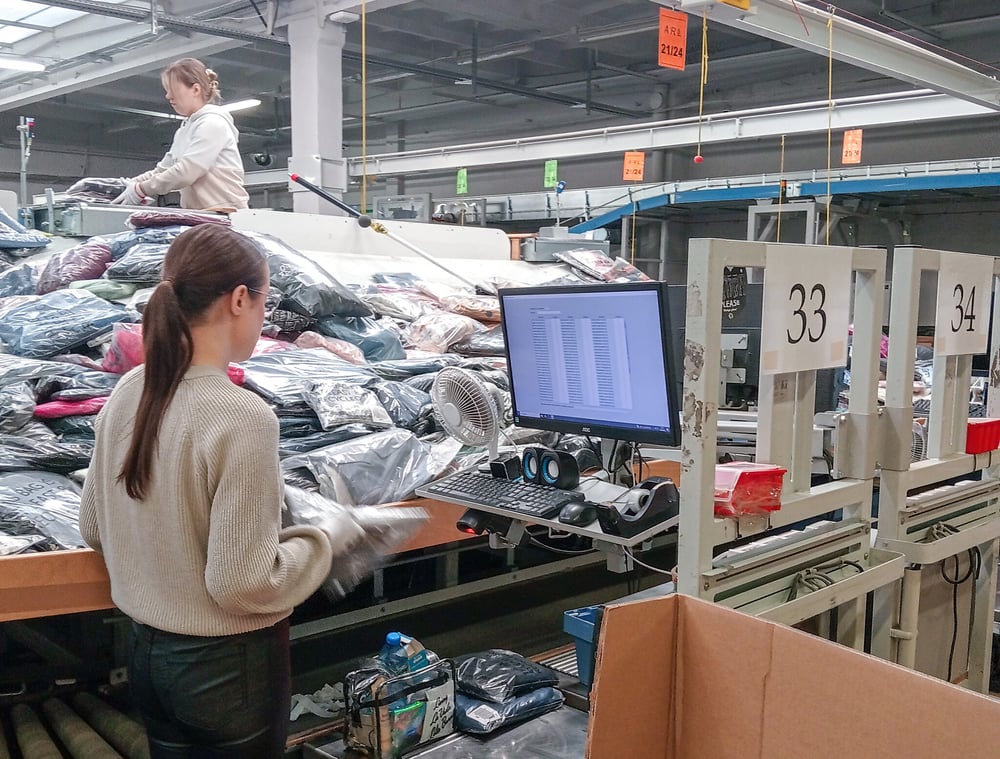 Gestion des retours au nouveau site logistique à Lodz.