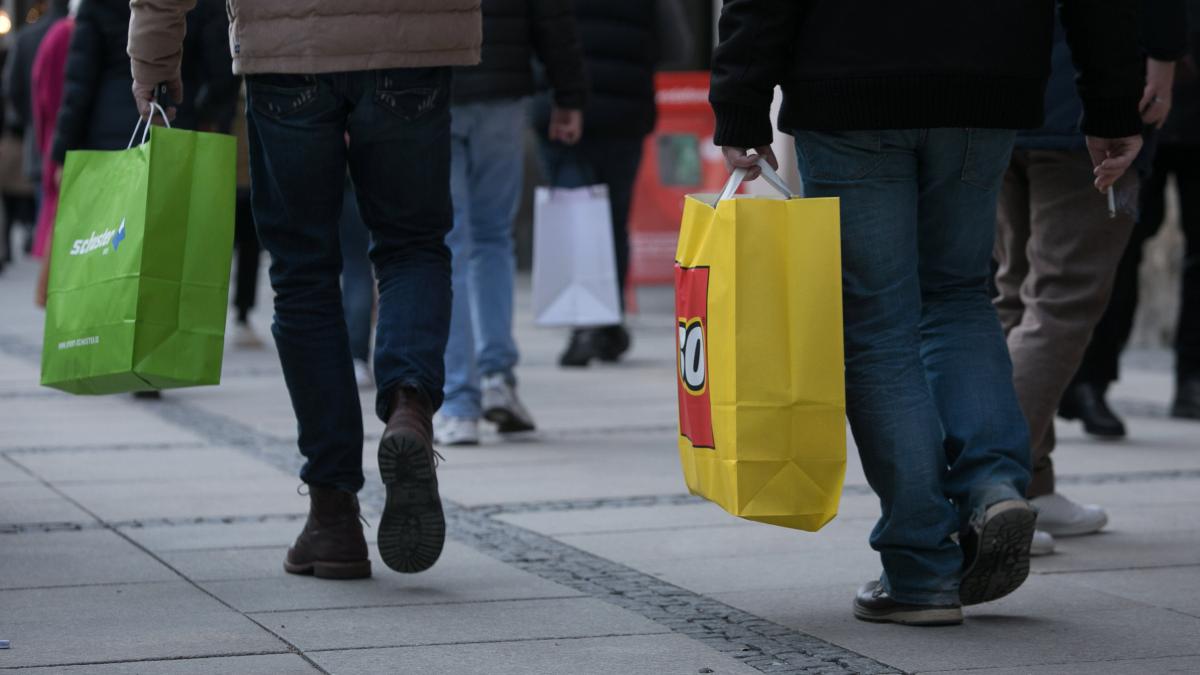 Commerce : Les clients désertent les centres-villes